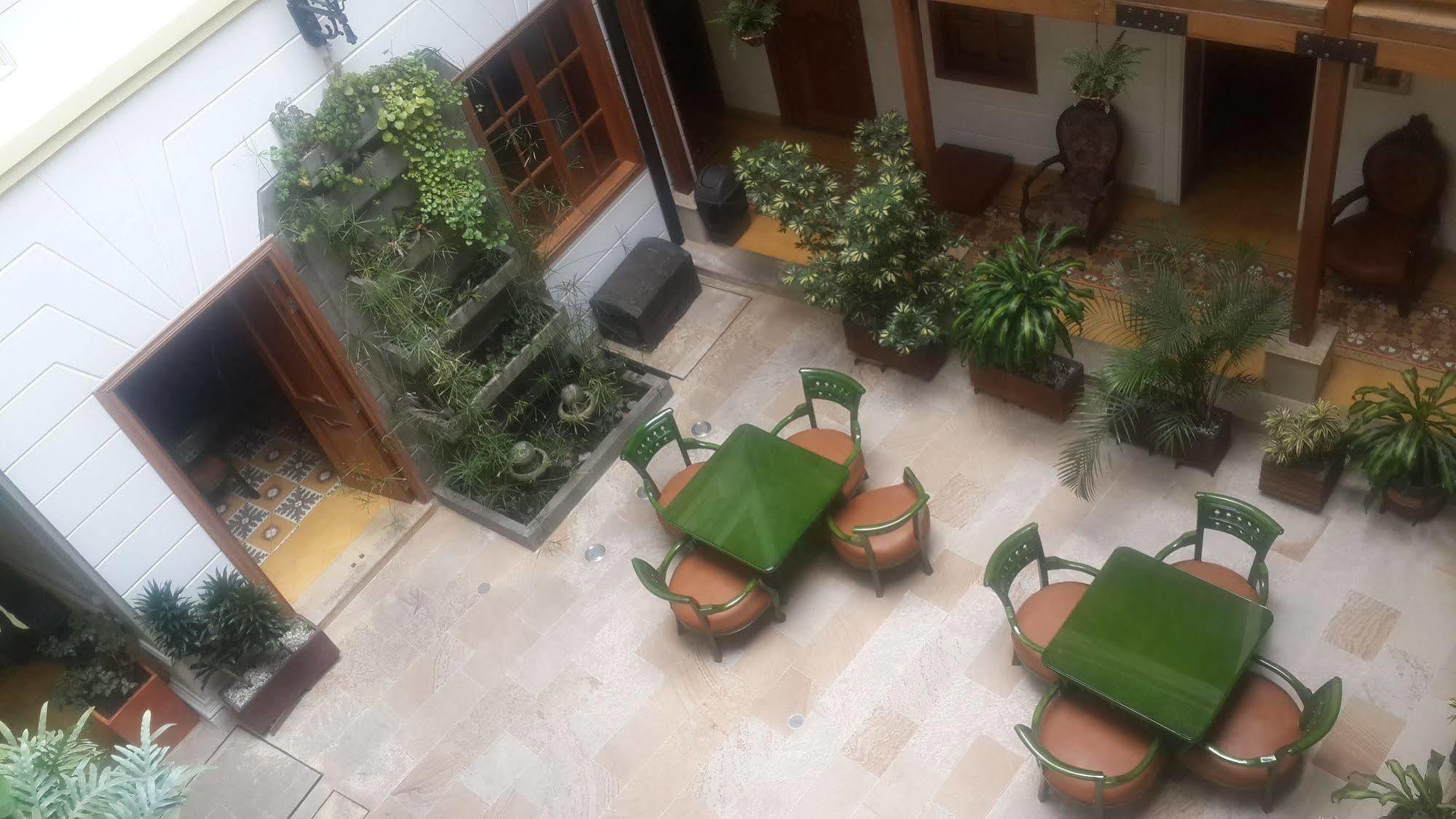 Hotel Santa Lucia Boutique Spa Μπογκοτά Εξωτερικό φωτογραφία The courtyard of the hotel